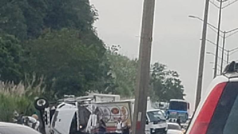 Un lesionado tras aparatoso accidente en la autopista Arraiján - La Chorrera