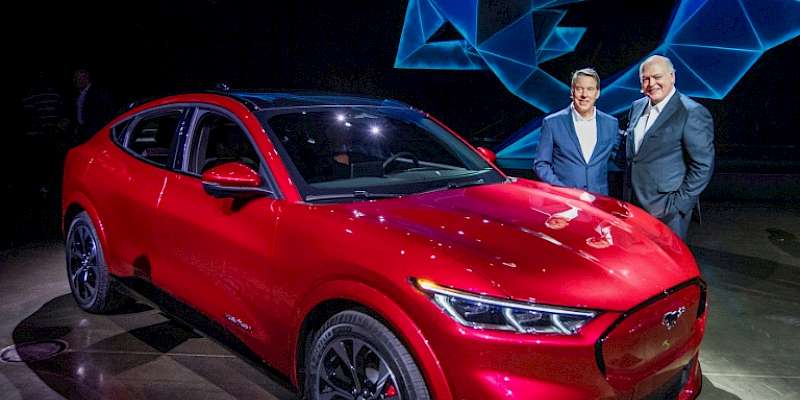 Ford lanza un Mustang movido a electricidad