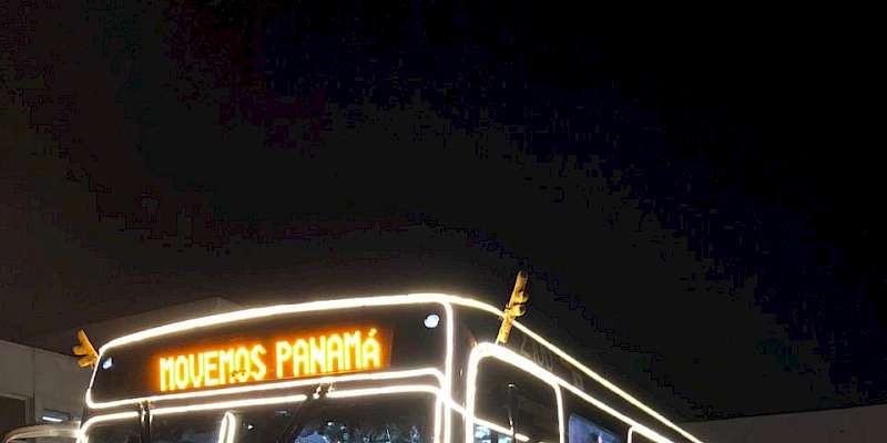 Inicia el recorrido del Metrobus navideño