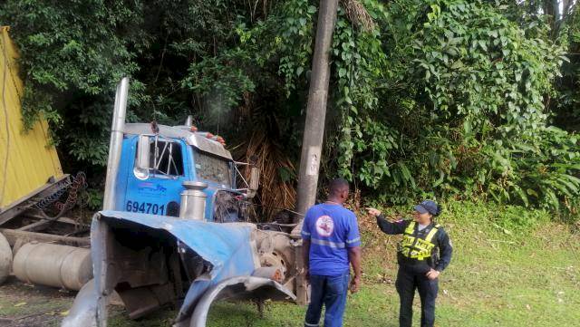 Conductor de camión fallece tras accidente en Paraíso