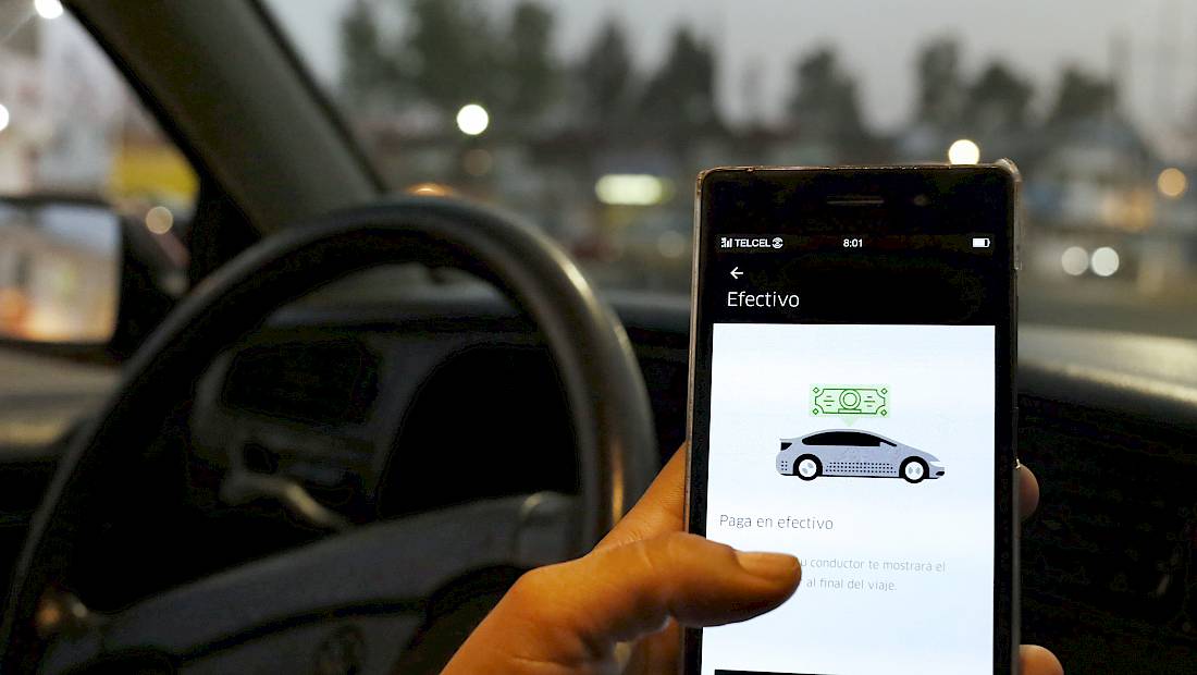 Usuarios de Uber y Cabify podrán pagar en efectivo