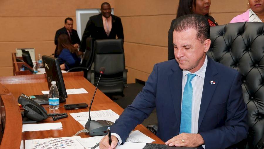 Proyecto de ley busca aumentar exigencias para otorgar licencias al transporte colectivo y selectivo