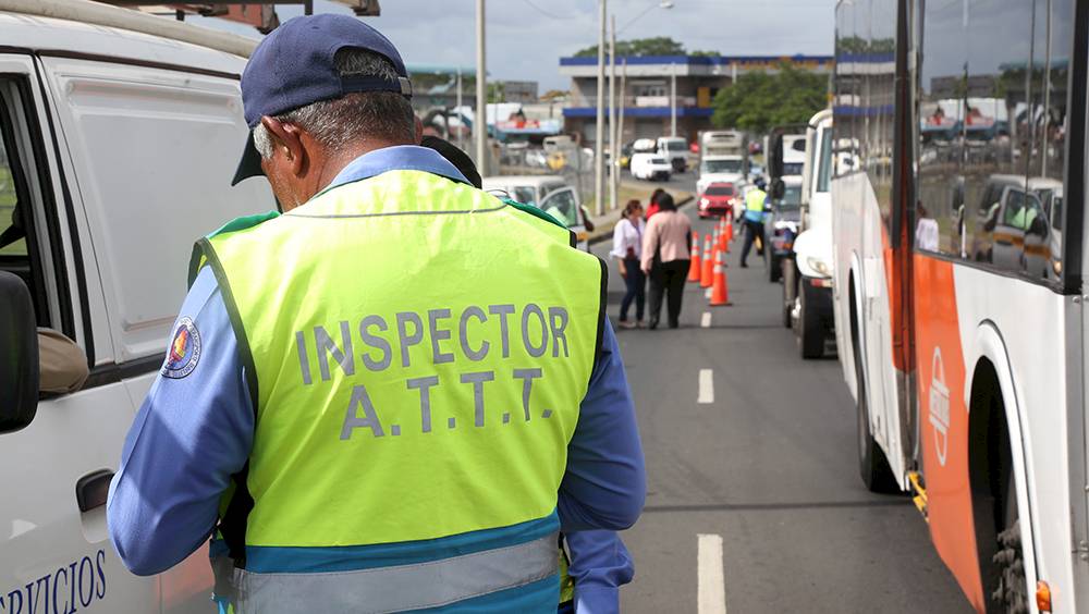 Segunda jornada de operativos de placas vencidas detecta a 107 infractores y permisos alterados
