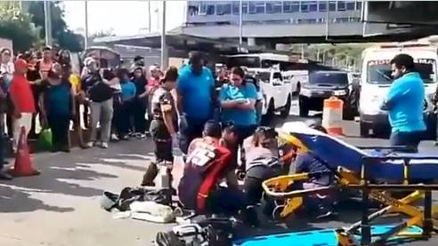 Joven se lanza desde un puente peatonal en Los Andes