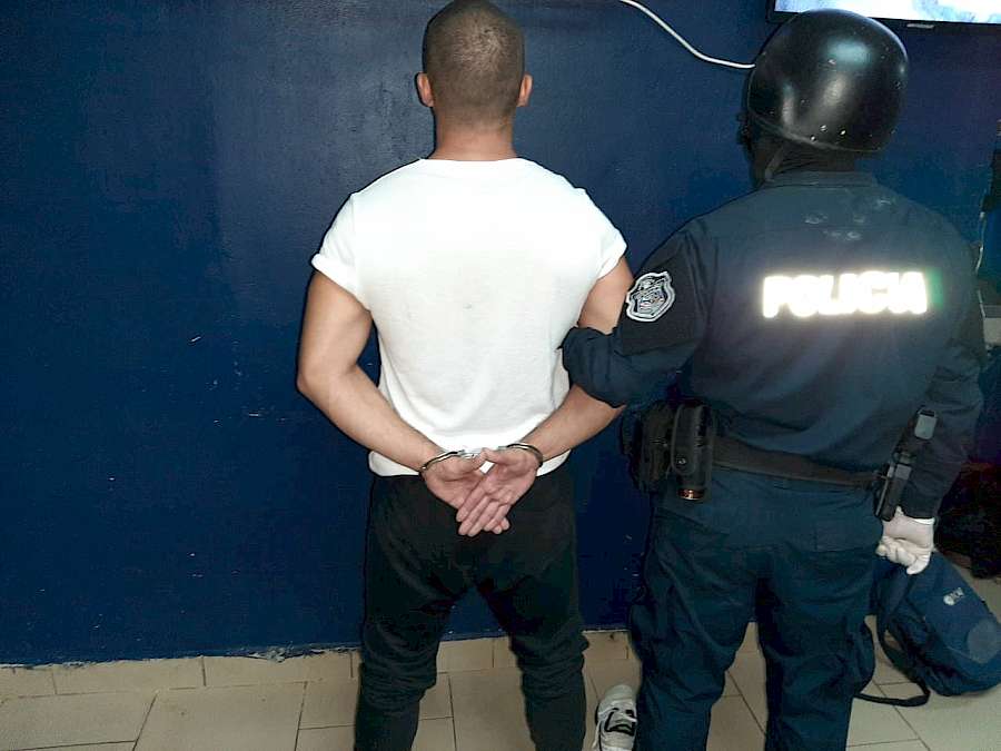 Detienen a 379 personas por incumplir con el toque de queda