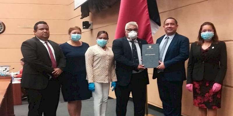 Asamblea aprueba proyecto sobre licencias de conducir con modificaciones