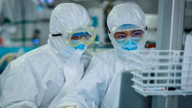 EE.UU. se convierte en el primer país del mundo en reportar más de 1.000 muertes por covid-19 en un solo día