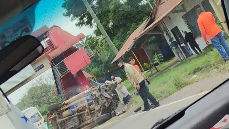 Cinco heridos por accidente de auto de la ATTT en Capira