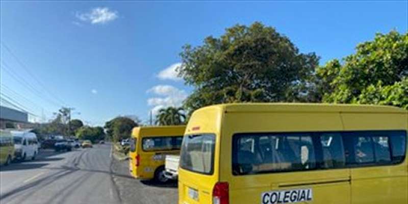 ATTT otorga permiso provisional para que dueños de buses colegiales puedan realizar otras actividades