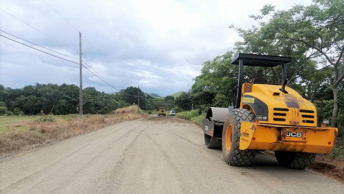 Veragüenses se benefician con la rehabilitación de caminos de producción