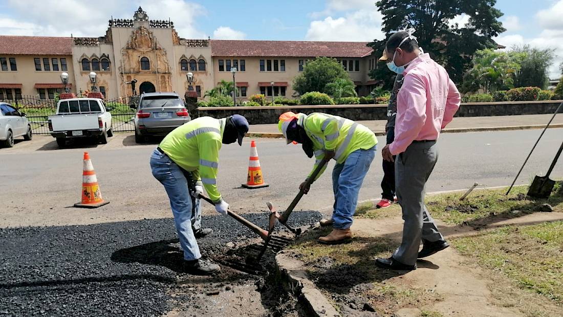 Inicia Jornada de Bacheo en el corregimiento de Santiago