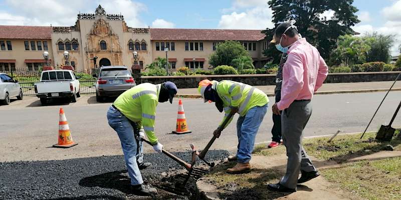 Inicia Jornada de Bacheo en el corregimiento de Santiago