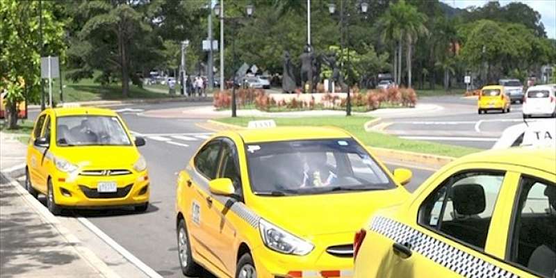 ATTT asegura que había brindado información al diputado Silva sobre cupos de taxis