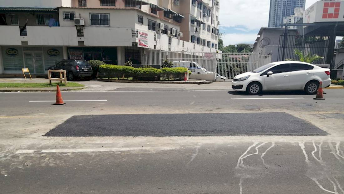MOP de Panamá Centro limpia canales pluviales y rehabilita varios puntos de la capital