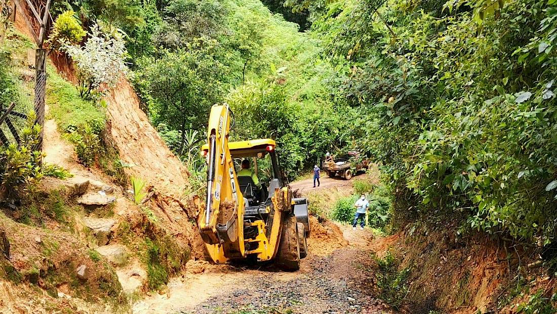 Fuerza de Tarea Conjunta busca salvaguardar la vida de afectados por inundaciones y derrumbes, así como reabrir caminos