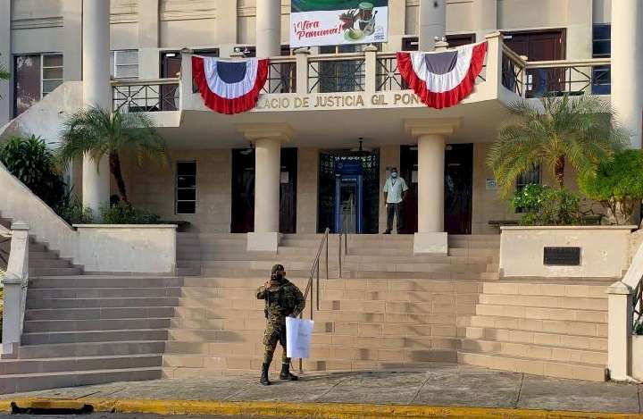 Hombre que protestó frente a la CSJ fue dado de baja del Senafront por deserción