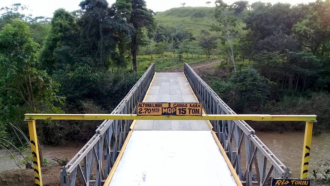 Equipo del MOP culmina puente vehicular sobre el río Torin en Chepo