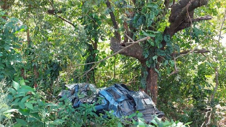 Primer accidente vehicular del 2021, cobra la vida de padre e hijo