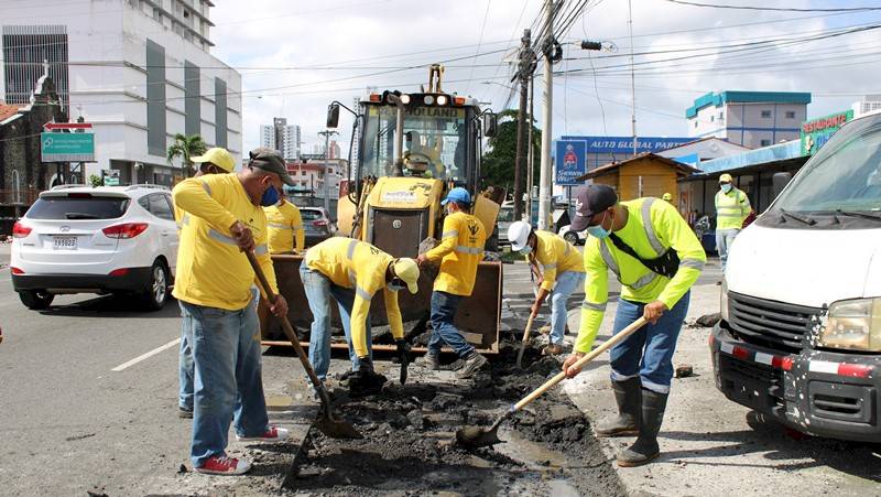 MOP inicia programa “Manos a la Obra 2021” para darle mantenimiento a las carreteras de Panamá y Panamá Oeste