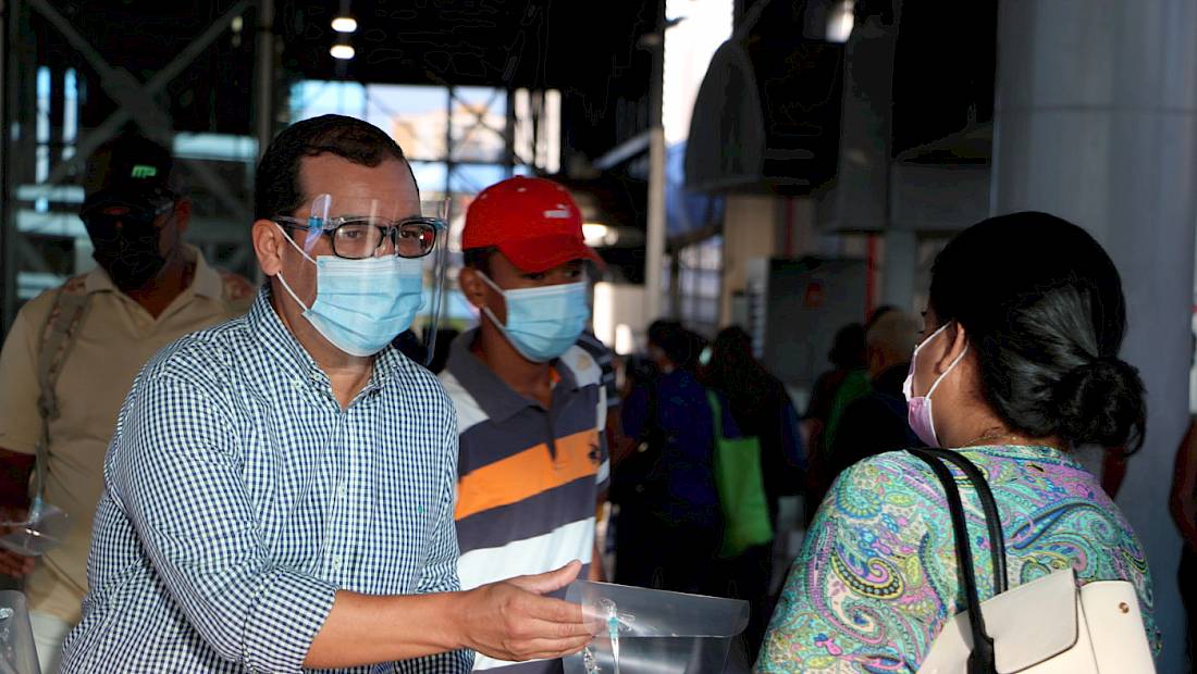 El Metro de Panamá y el Minsa realizan entrega de pantallas faciales