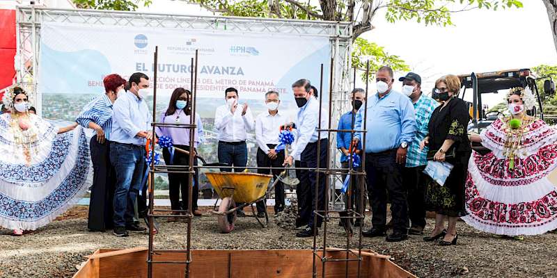 Dan la primera palada para la obra de la Línea 3 del Metro