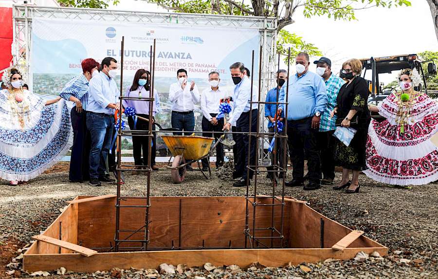 Dan la primera palada para la obra de la Línea 3 del Metro