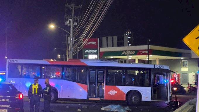 Dos fallecidos en accidente vehicular en la vía José Agustín Arango