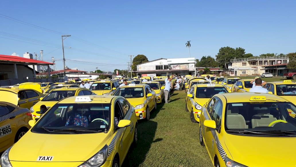 El 1 de mayo finaliza la medida de circulación de par y non para los taxis