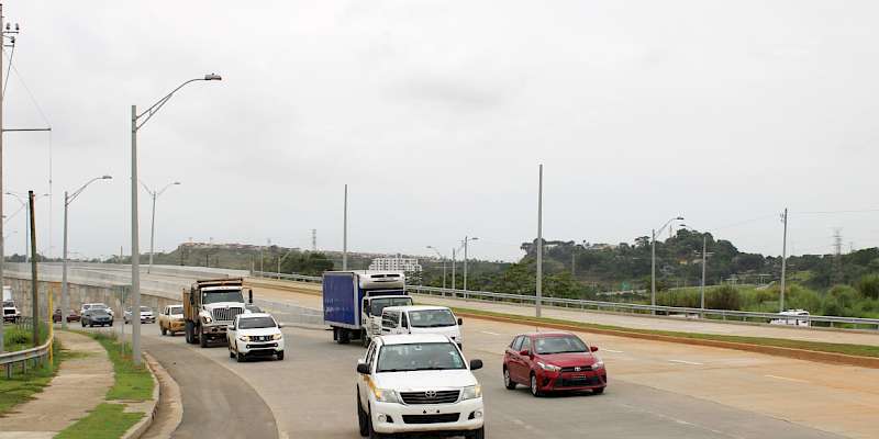 Se da la apertura de un tramo de 6.5 kilómetros de la carretera Pedregal – Gonzalillo - Transístmica y 2 km en Villalobos