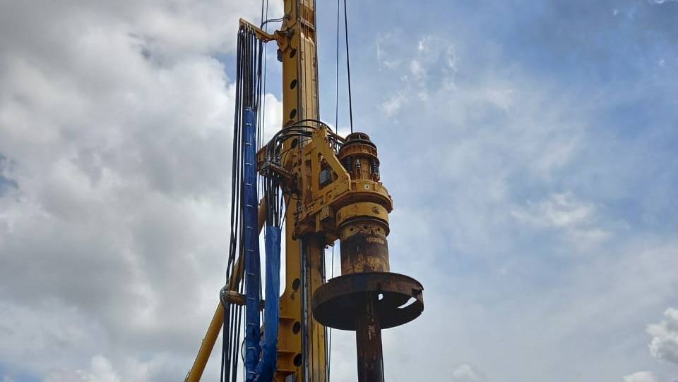 Empieza prueba de carga de pilotes de la Línea 3 del Metro