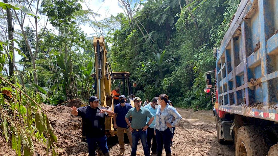 Ministro Sabonge hace recorrido en Bocas del Toro tras las intensas lluvias del fin de semana