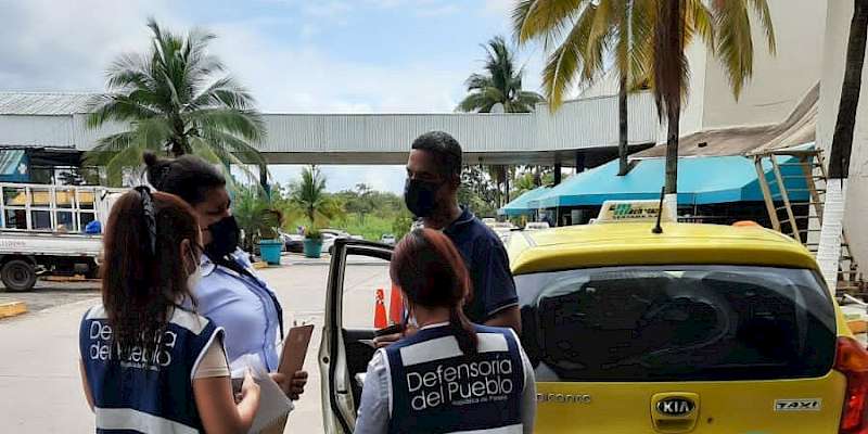 Inician inspecciones en paradas y piqueras del transporte selectivo