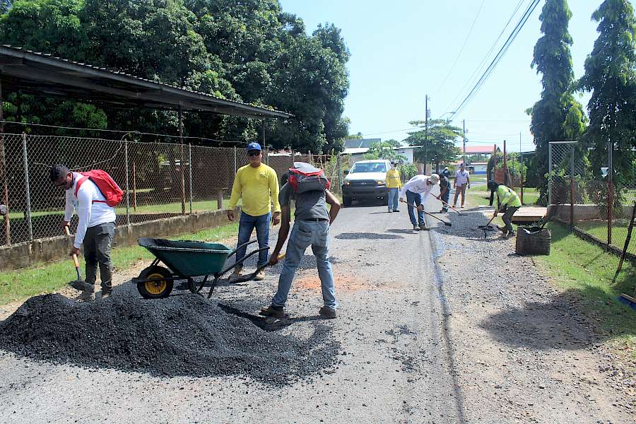 Continúan trabajos de rehabilitación de vías en los distritos de Chame, San Carlos, Capira y La Chorrera