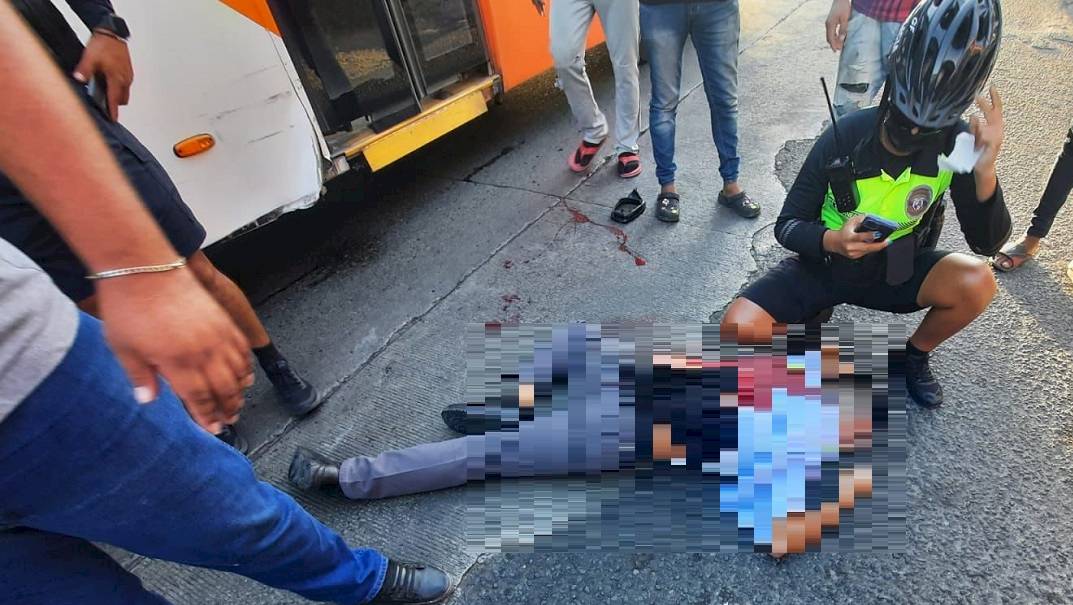 Operador de MiBus es agredido por un taxista