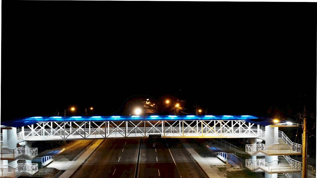 Finaliza la construcción del puente peatonal Las Guías de Oriente en la provincia de Coclé