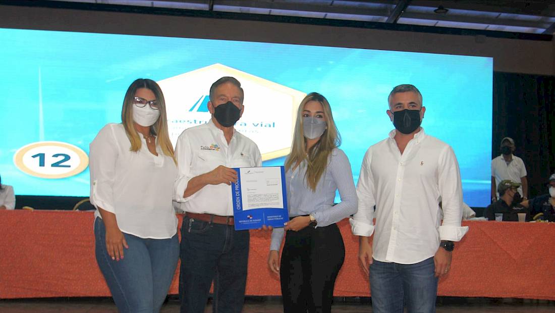 Presidente Cortizo y ministro Sabonge entregan orden de proceder para la Rehabilitación de caminos de producción en Veraguas