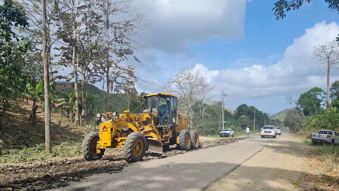 MOP cumple compromiso de ejecutar trabajos de mantenimiento en la vía Panamericana, en Panamá Este