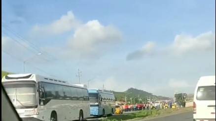 Transportistas de Panamá Oeste en paro, miles de usuarios afectados