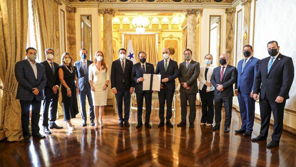 Presidente de la República sanciona Ley que incentiva la movilidad eléctrica en el transporte