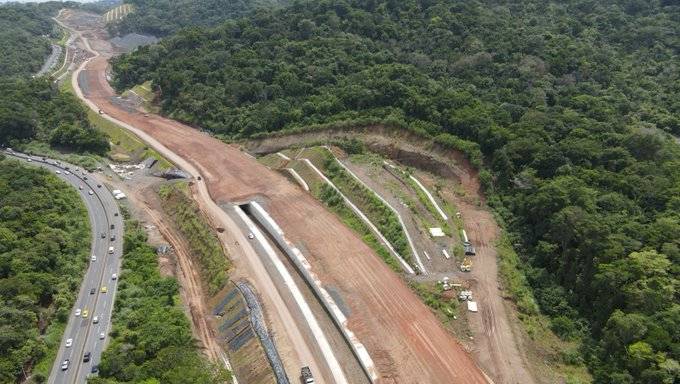 Trabajos en Loma Cova el 12 de mayo