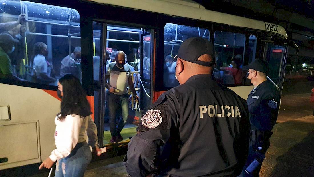 Policía Nacional refuerzas sus acciones con el operativo paradas seguras
