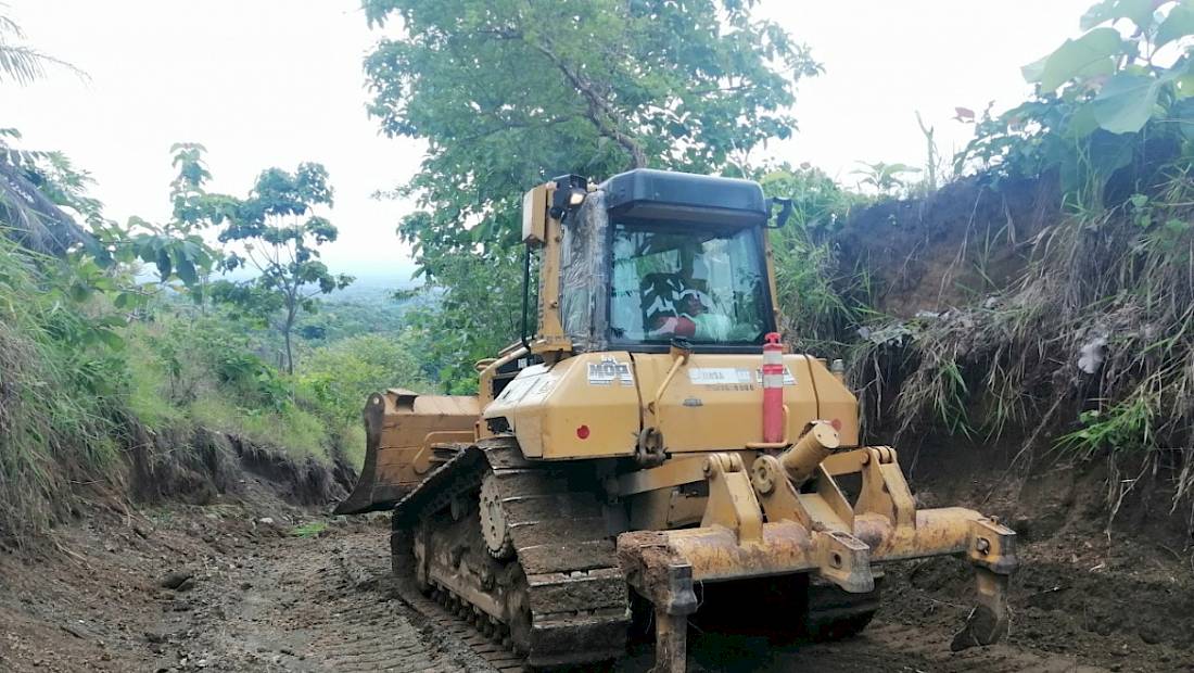Inician trabajos en caminos agropecuarios en Barú