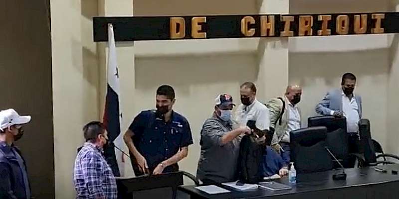 Transportistas de carga agrícola y productores se levantan de la mesa de diálogo con las autoridades