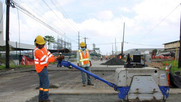 Ministro de Obras Públicas inspecciona proyectos en Colón