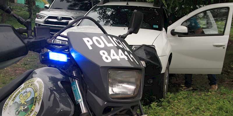 Incautan 13 paquetes con droga ocultas en un doble fondo en un auto