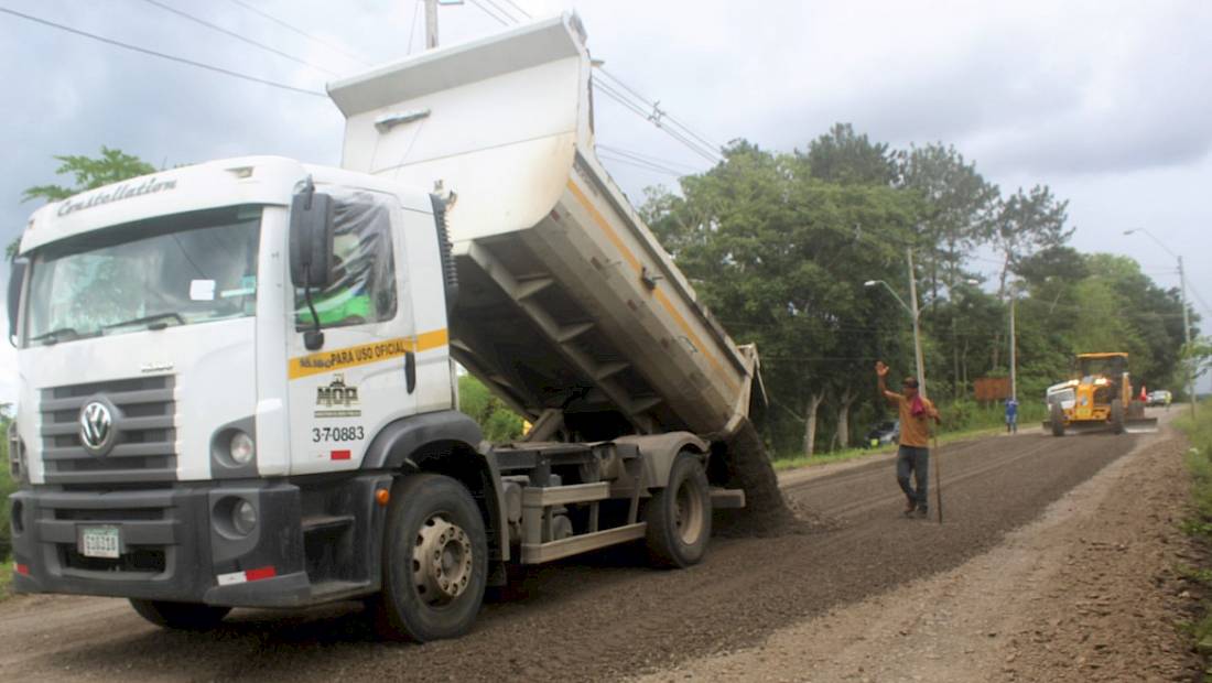 Para beneficiar a productores y transportistas restauran vía principal La Chorrera – Herrera – Mendoza