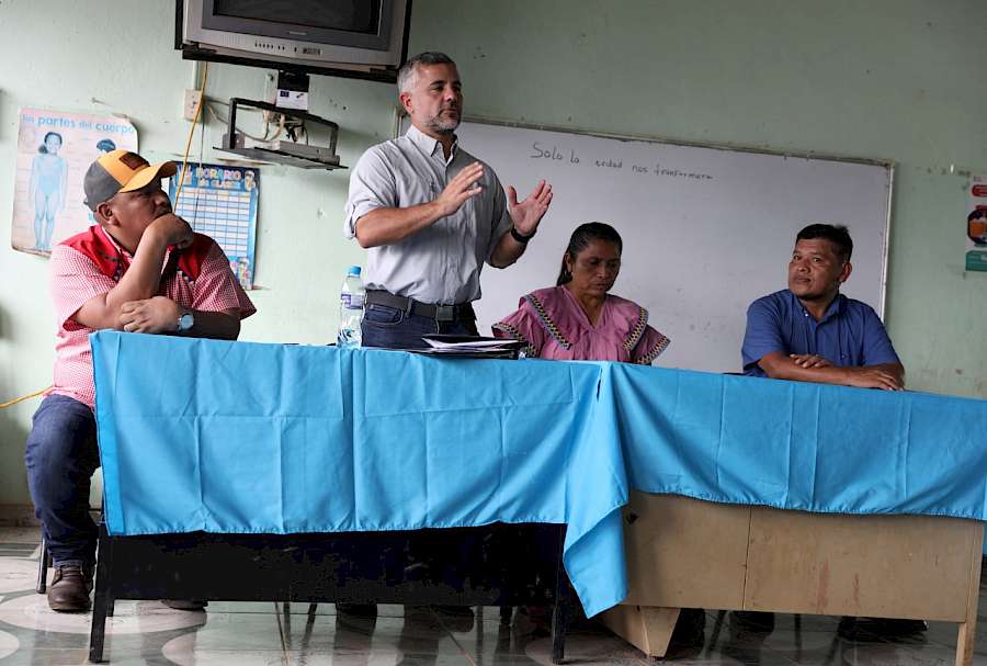 Ministro del MOP se reúne con originarios de la comarca Ngäbe-Buglé