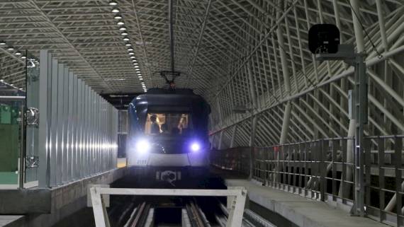 Realizan pruebas de movimiento de trenes en Ramal Línea 2