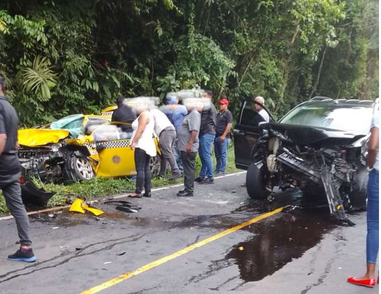 Madre, padre y la hija fallecen en un accidente de tránsito | Tráfico ...