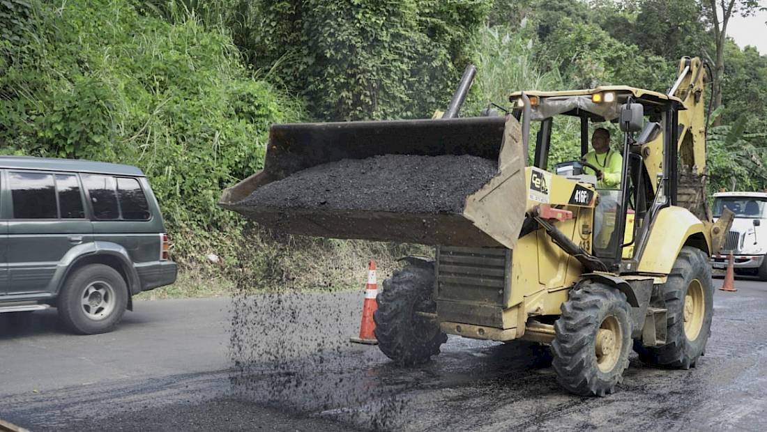 MOP de Panamá Norte realiza jornada de parcheo en el sector de La Llave en Chilibre